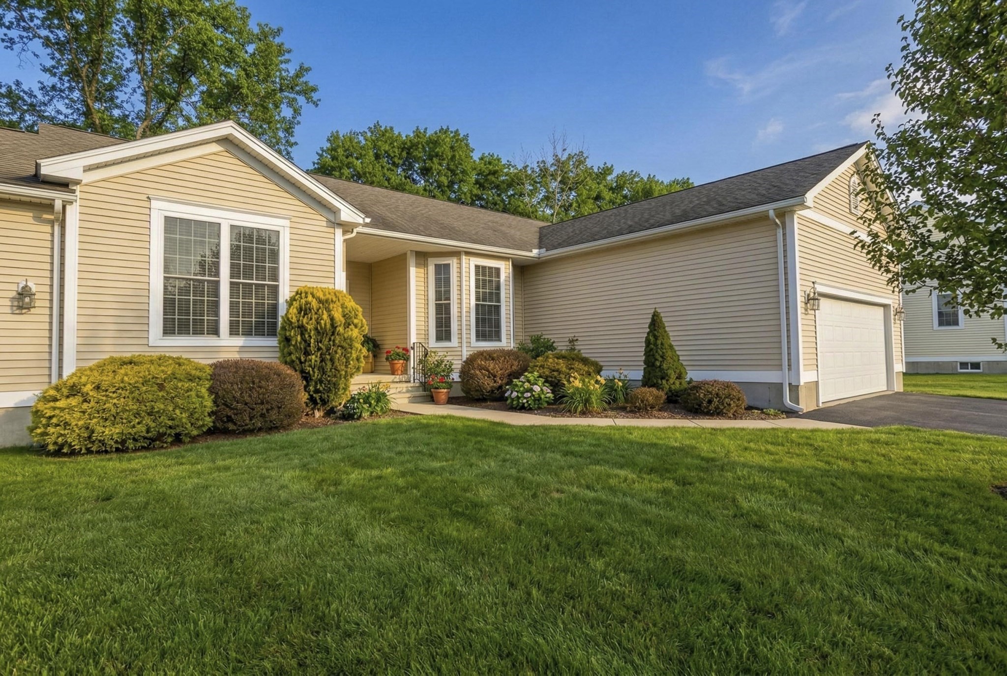 308 Miller St Unit 6, Ludlow, MA 01056