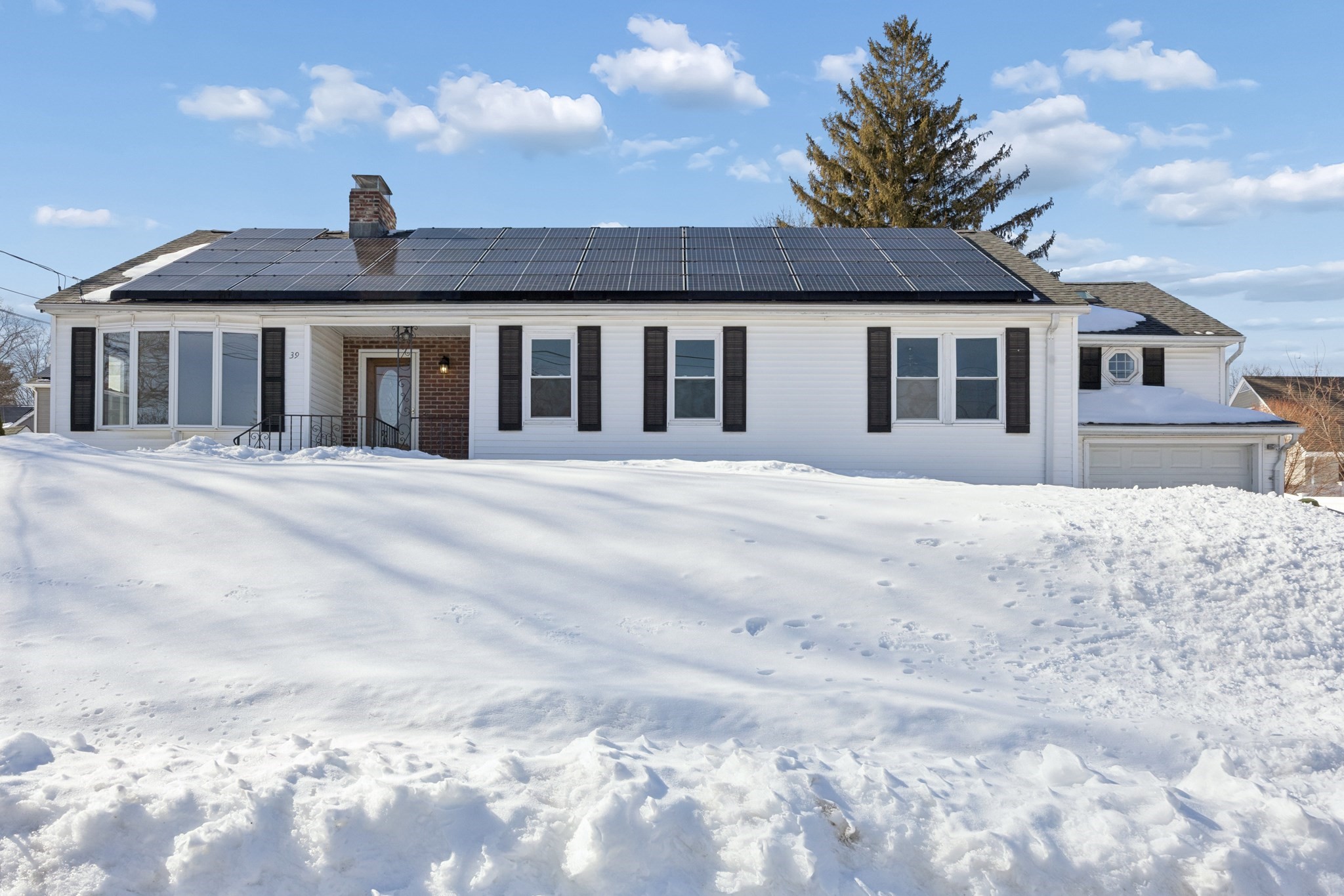 39 Bullard Ave, Worcester, MA 01605