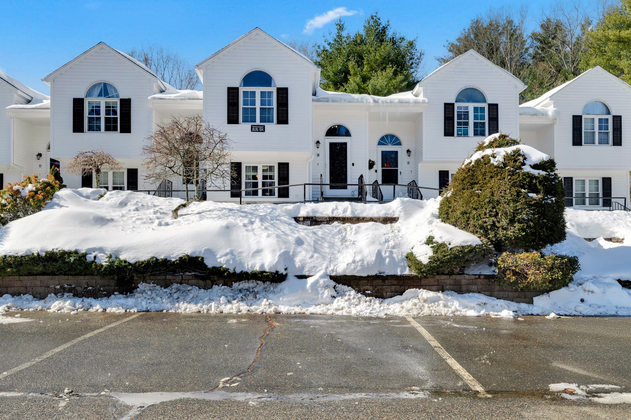 104 Riverview Pl Unit C, Southbridge, MA 01550