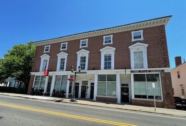 15 Court Street, Plymouth, MA 02360
