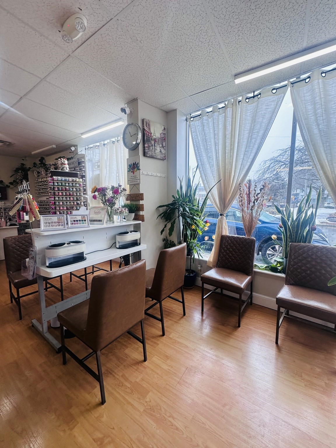 0 Confidential, Saugus, MA 01906