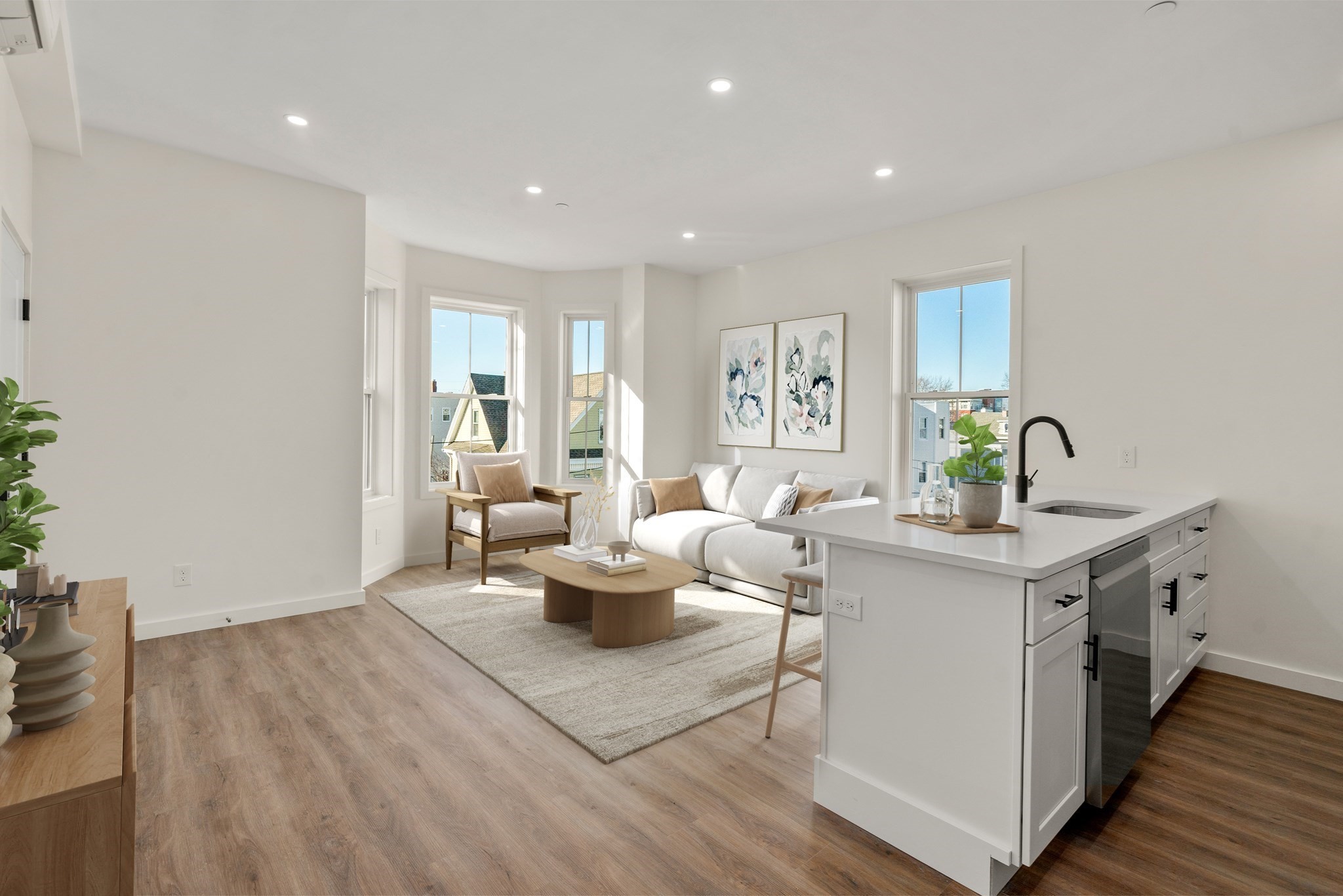 43 Blossom St Unit 4, Chelsea, MA 02150