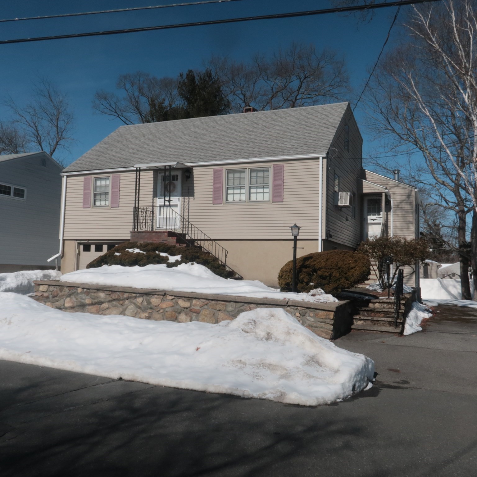 151 Dartmouth St, Lynn, MA 01904