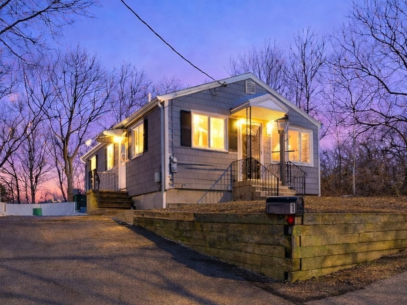 1 Hillcrest Ave, Lynn, MA 01904