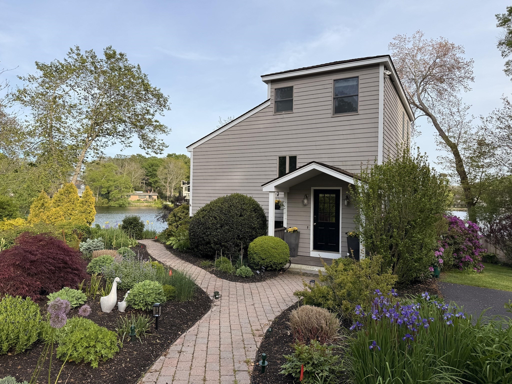 246 Echo Cove Rd, Hamilton, MA 01982