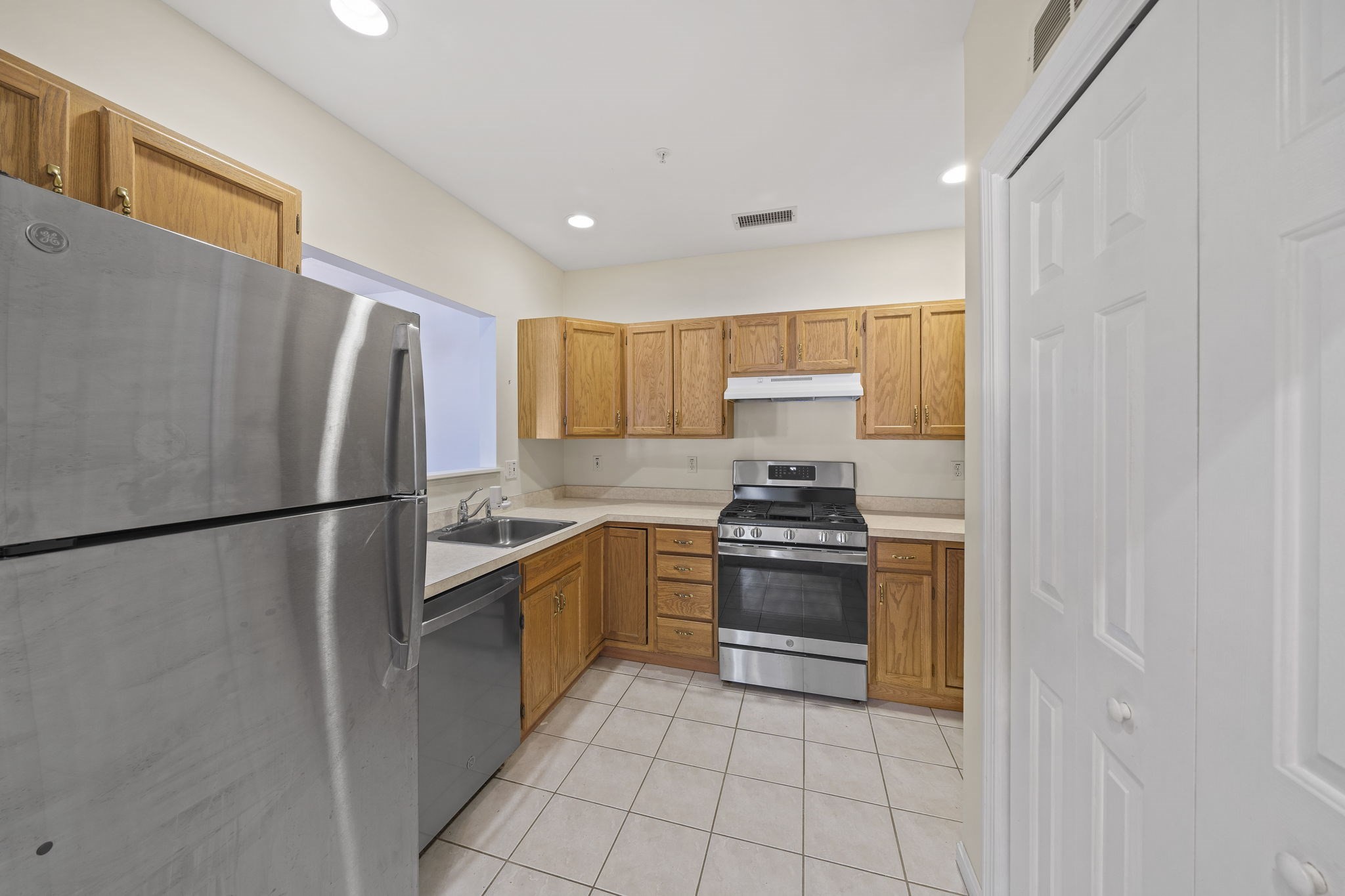 87 Village Drive Unit 87, Quincy, MA 02169 - Image 5