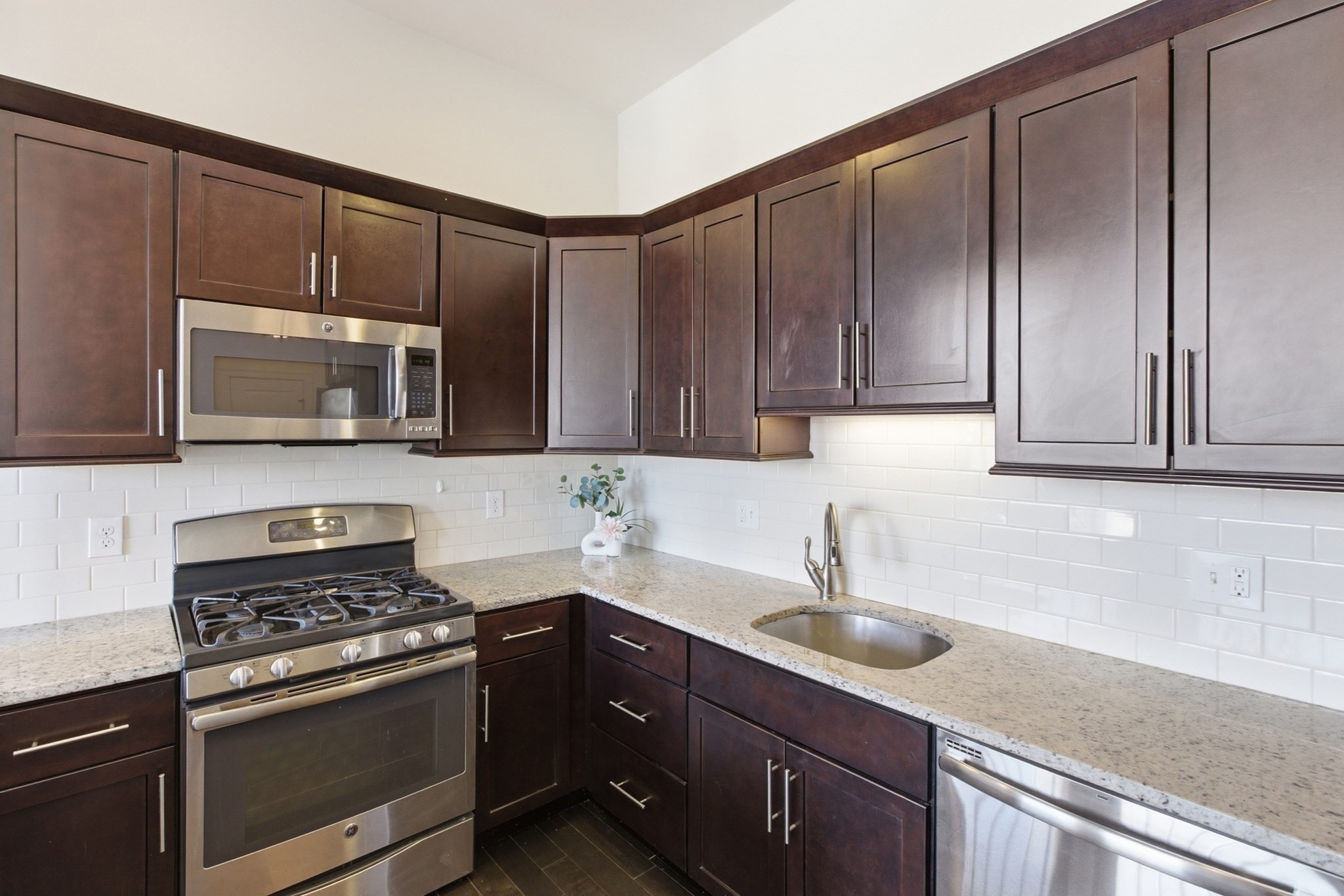 491 Dutton Street Unit 305, Lowell, MA 01854 - Image 9