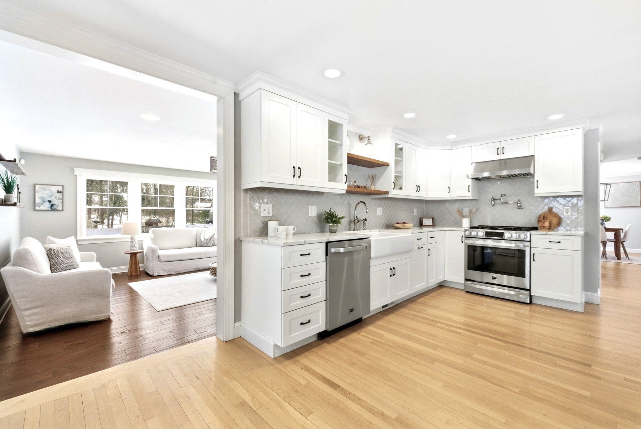 10 Meadow Brook Ln, Reading, MA 01867 - Image 2