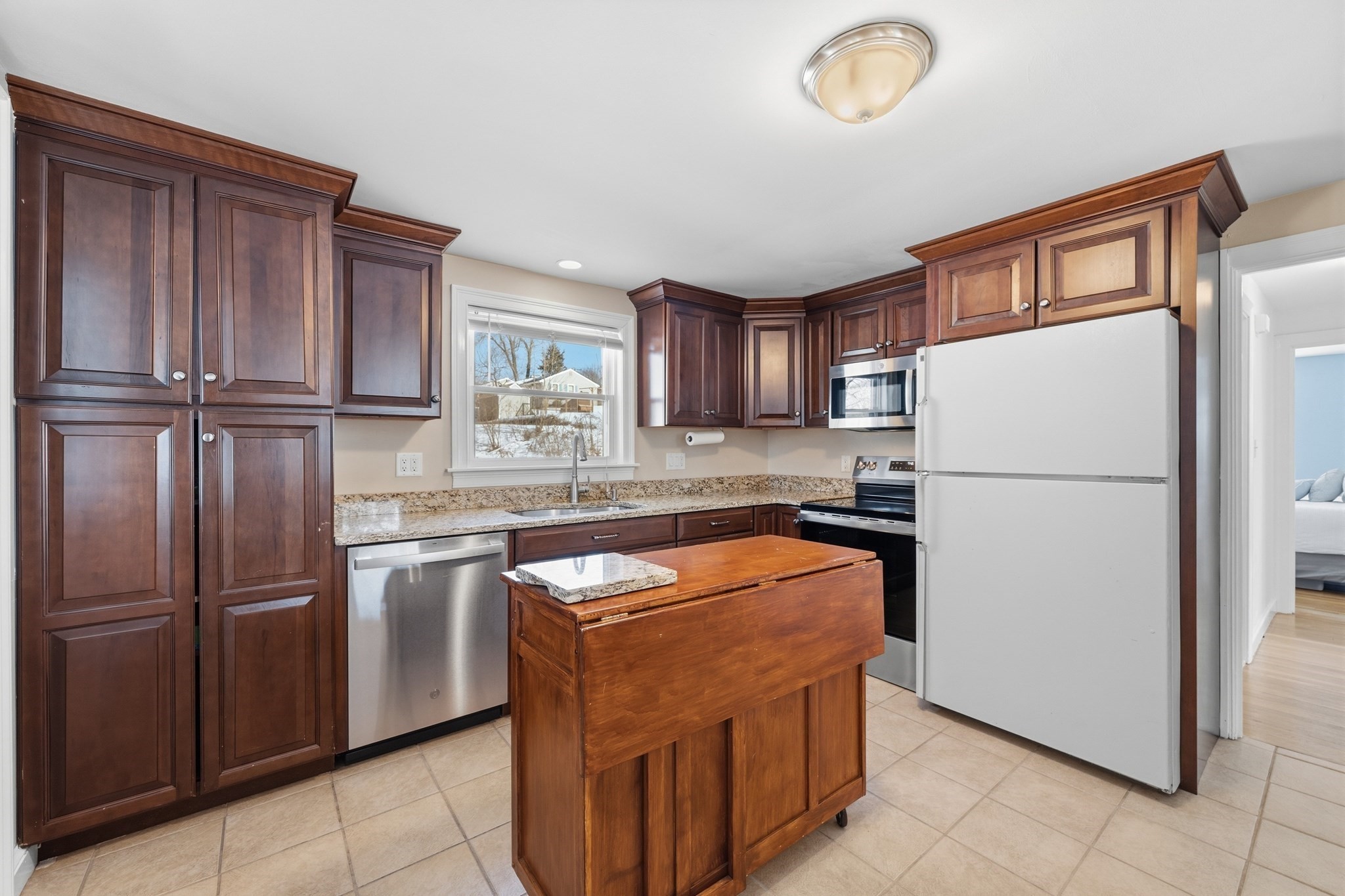 132 Bedford St, Burlington, MA 01803 - Image 2
