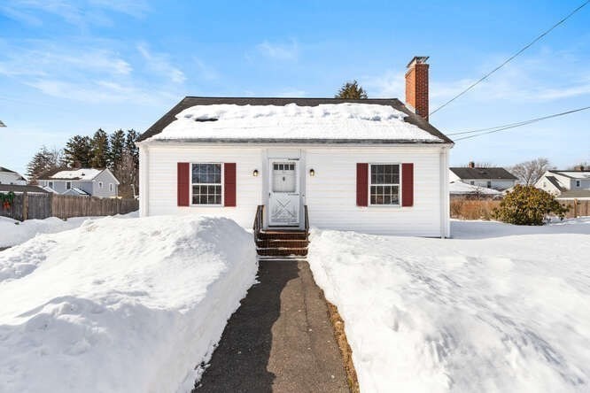 61 Ellsworth Ave, Beverly, MA 01915 - Image 2