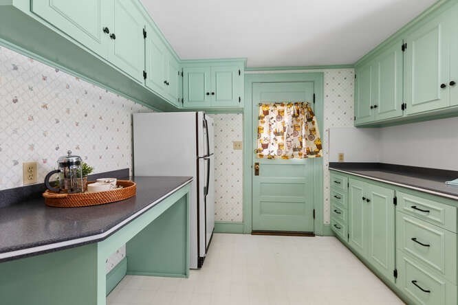 61 Ellsworth Ave, Beverly, MA 01915 - Image 3