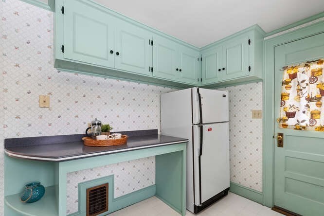 61 Ellsworth Ave, Beverly, MA 01915 - Image 5