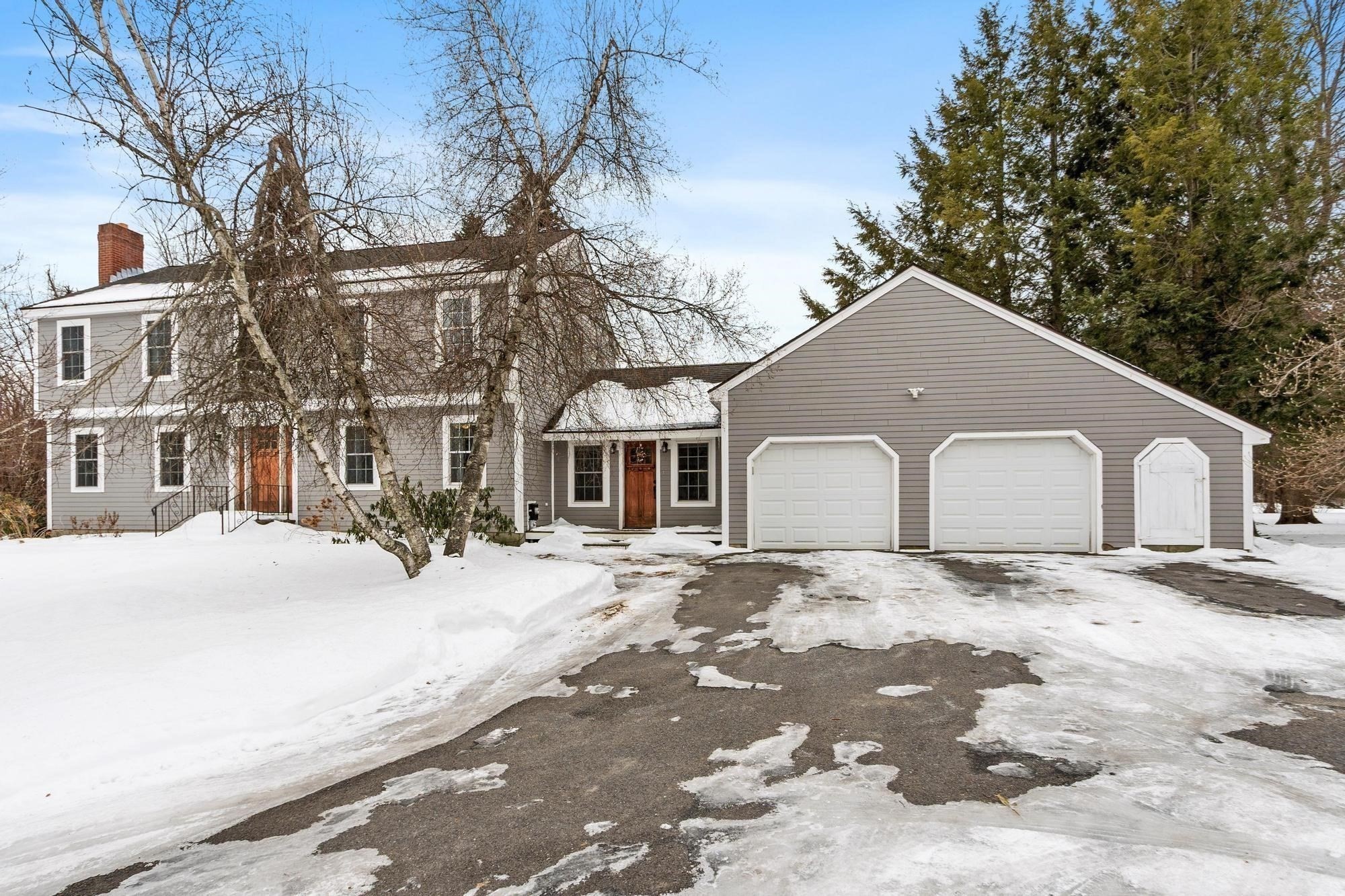 90 Tuttle Rd, Sterling, MA 01564