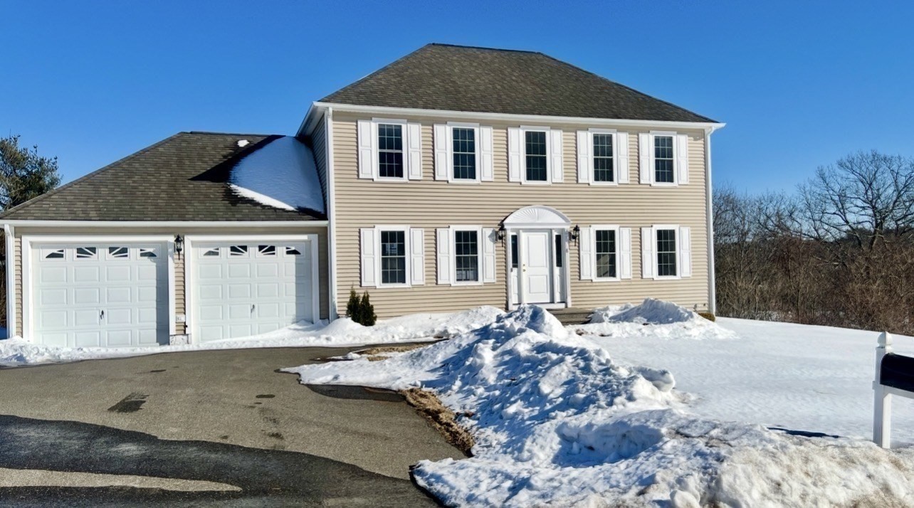 8 Vista Cir, Rutland, MA 01543