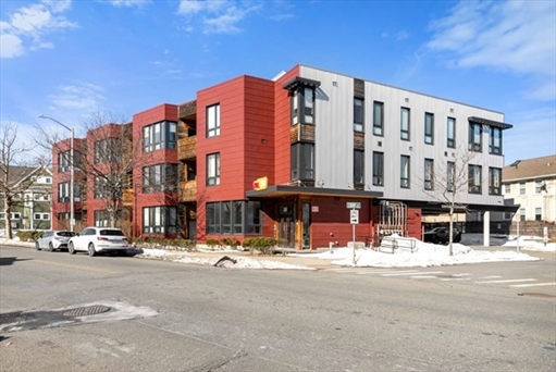 240 Salem St, Apt 3B