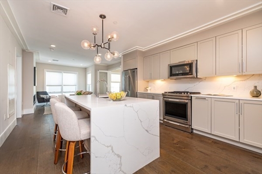 214 Market Street, Apt 201