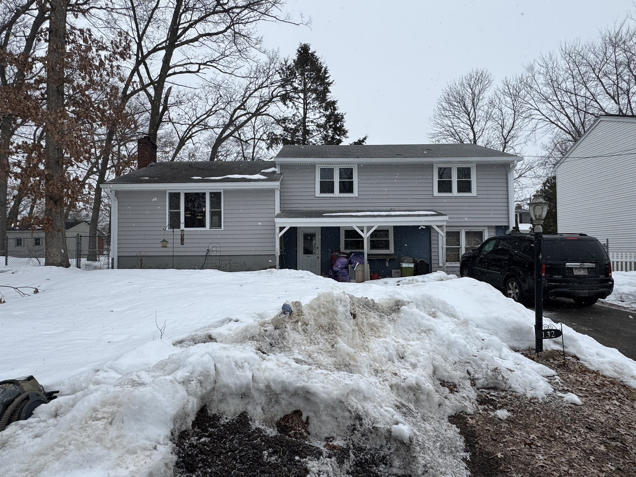 132 Commonwealth Ave, Lowell, MA 01852