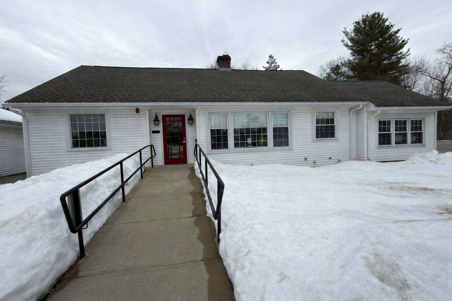 1565 Lakeview Avenue, Dracut, MA 01826