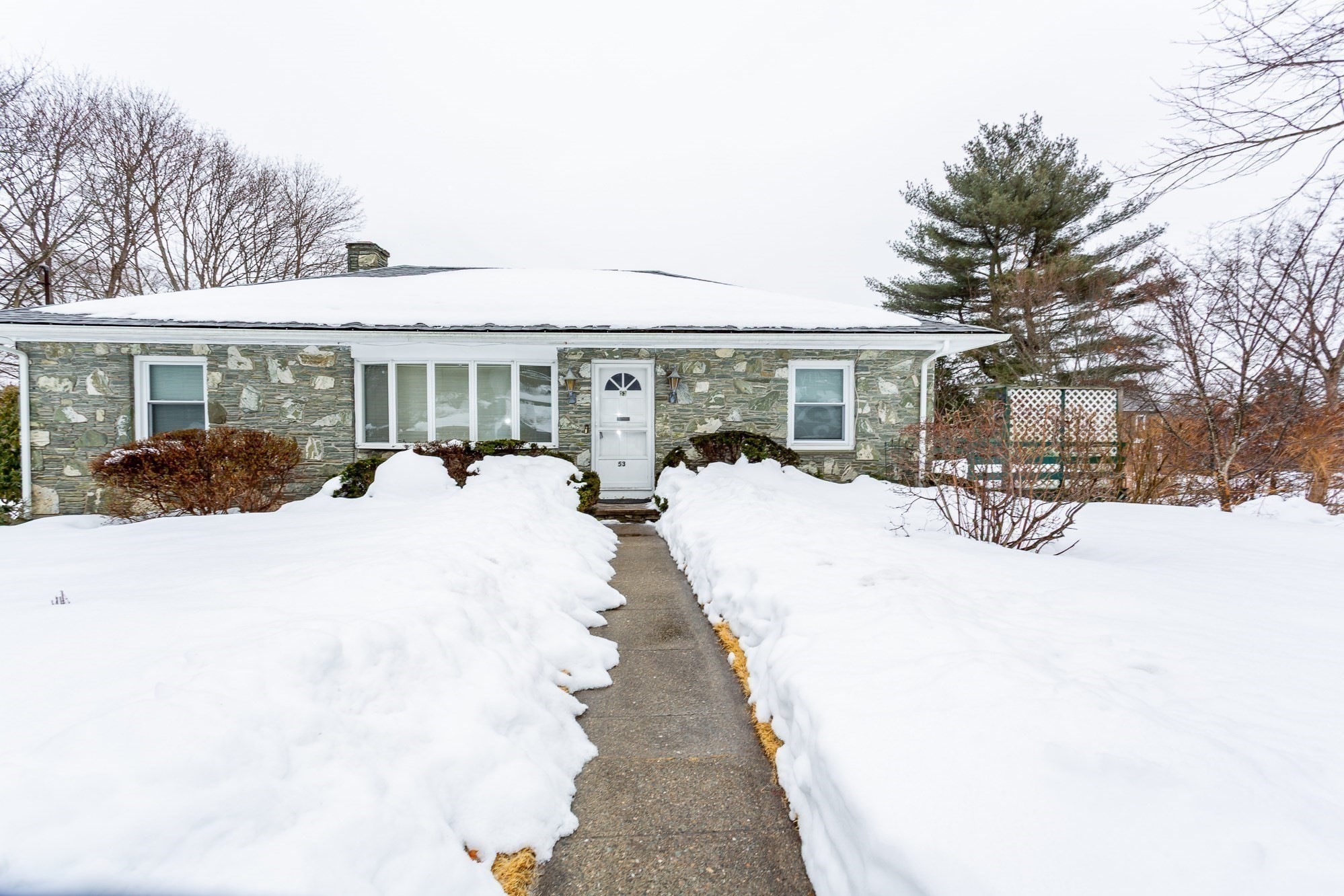 53 Lindsey Ln, Swansea, MA 02777