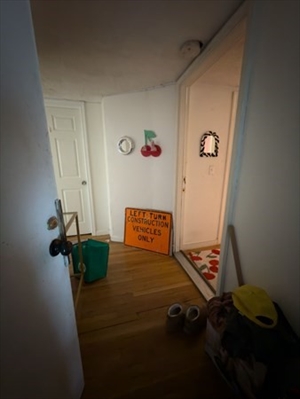 26 Greylock Rd, Apt 3