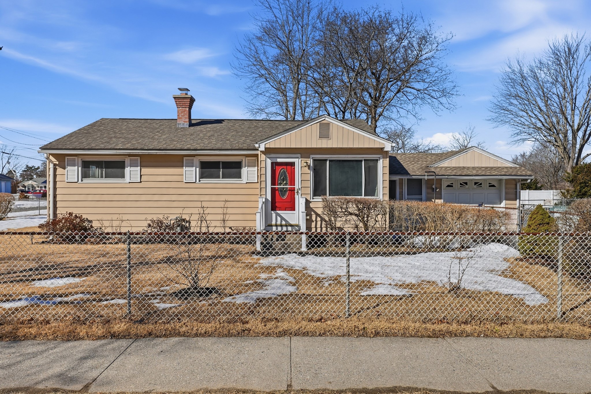 744 Bradley Rd, Springfield, MA 01109