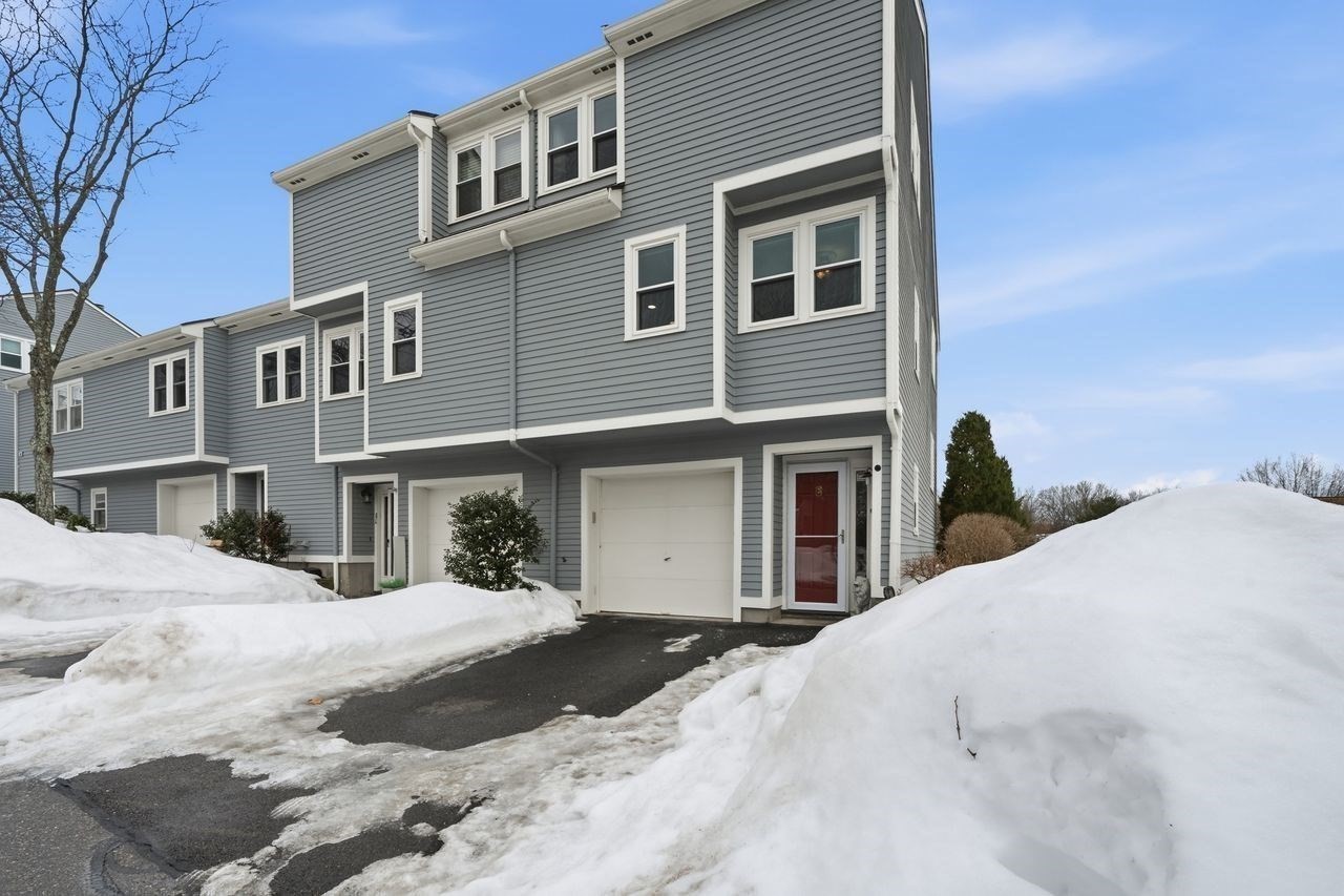 8 Russell Dr Unit 7D, Salem, MA 01970