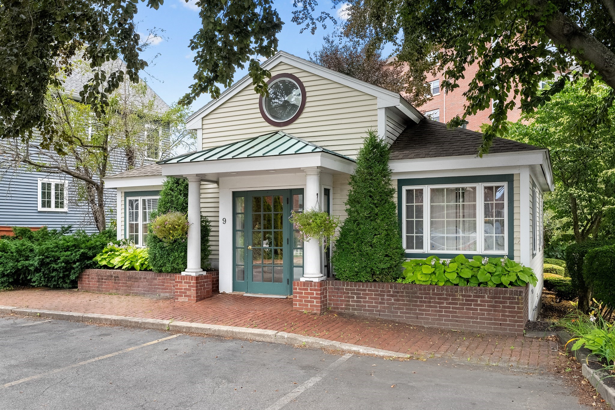 9 Chestnut Street, Arlington, MA 02474 - Image 2