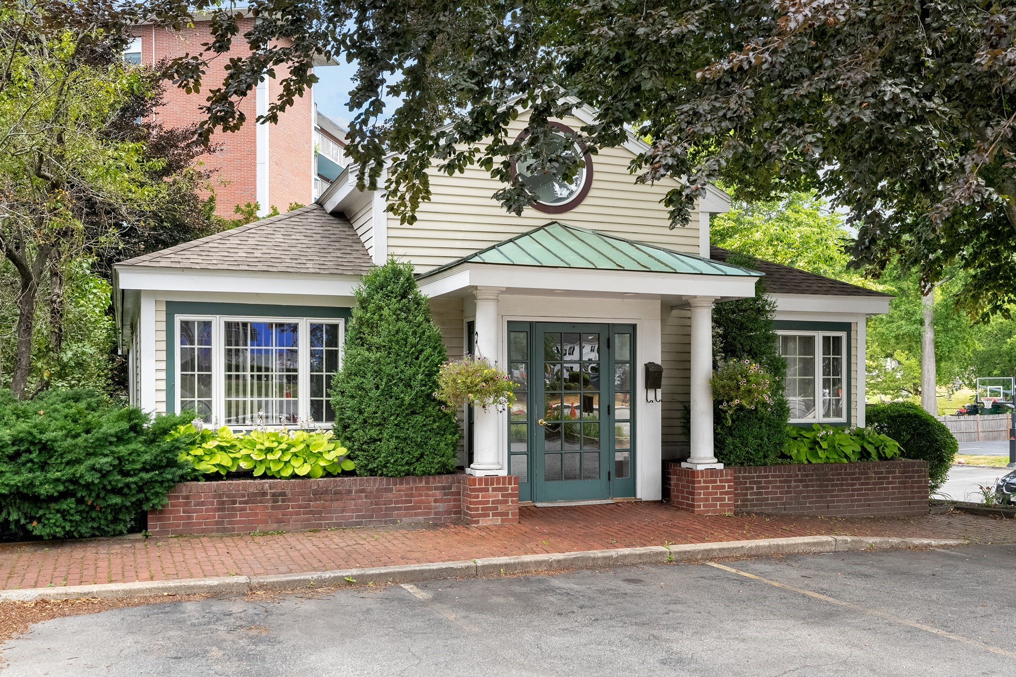 9 Chestnut Street, Arlington, MA 02474 - Image 3