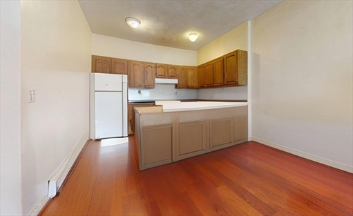 18 South Huntington Ave, Apt 2