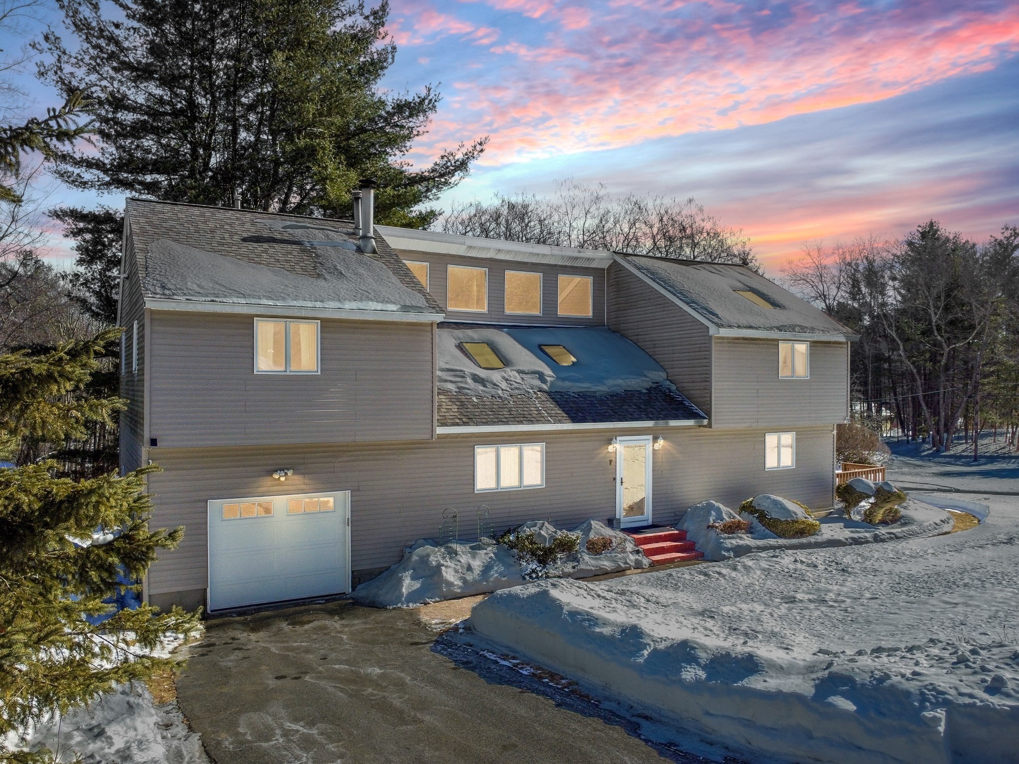 7 Germaine Avenue, Methuen, MA 01844