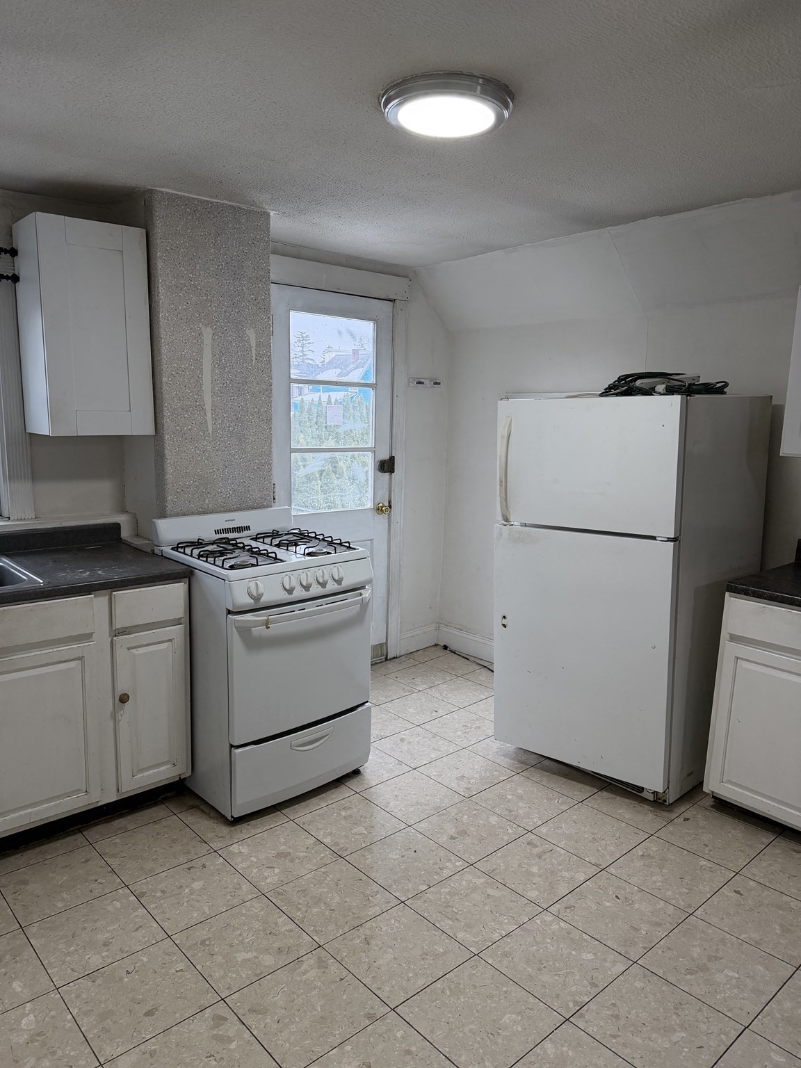 92 French, Stoughton, MA 02072 - Image 21