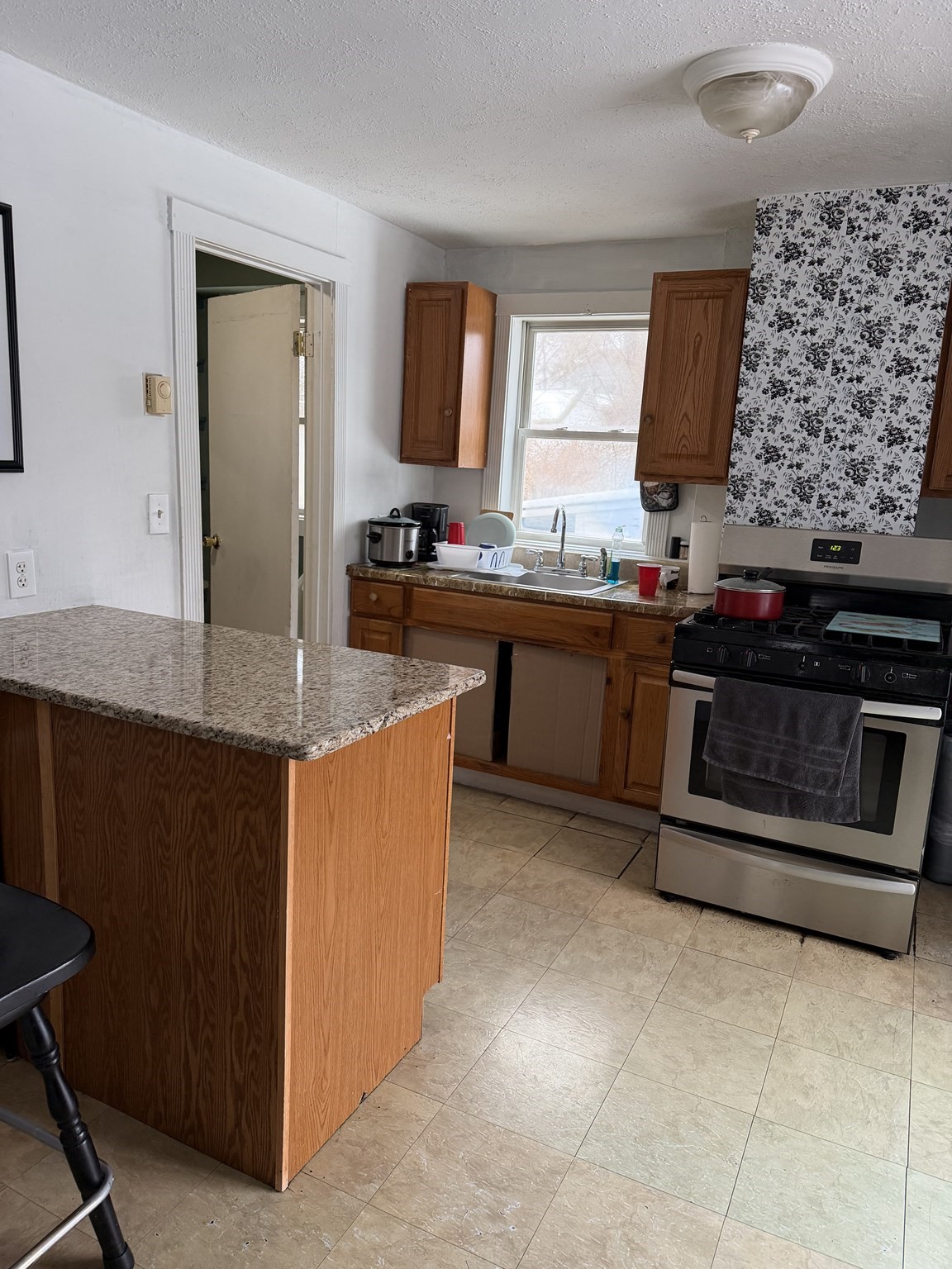 92 French, Stoughton, MA 02072 - Image 9