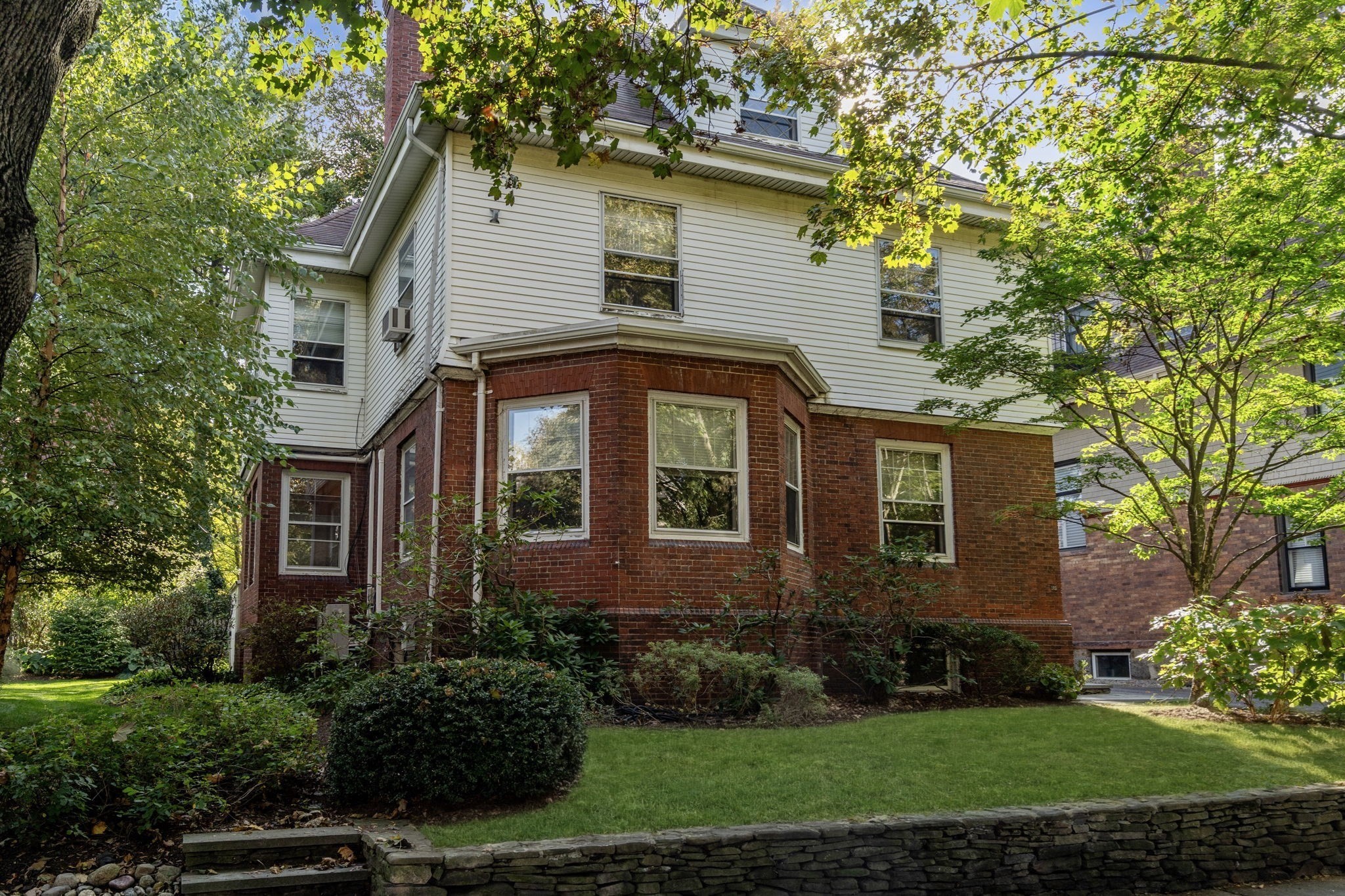 105 Babcock St, Brookline, MA 02446