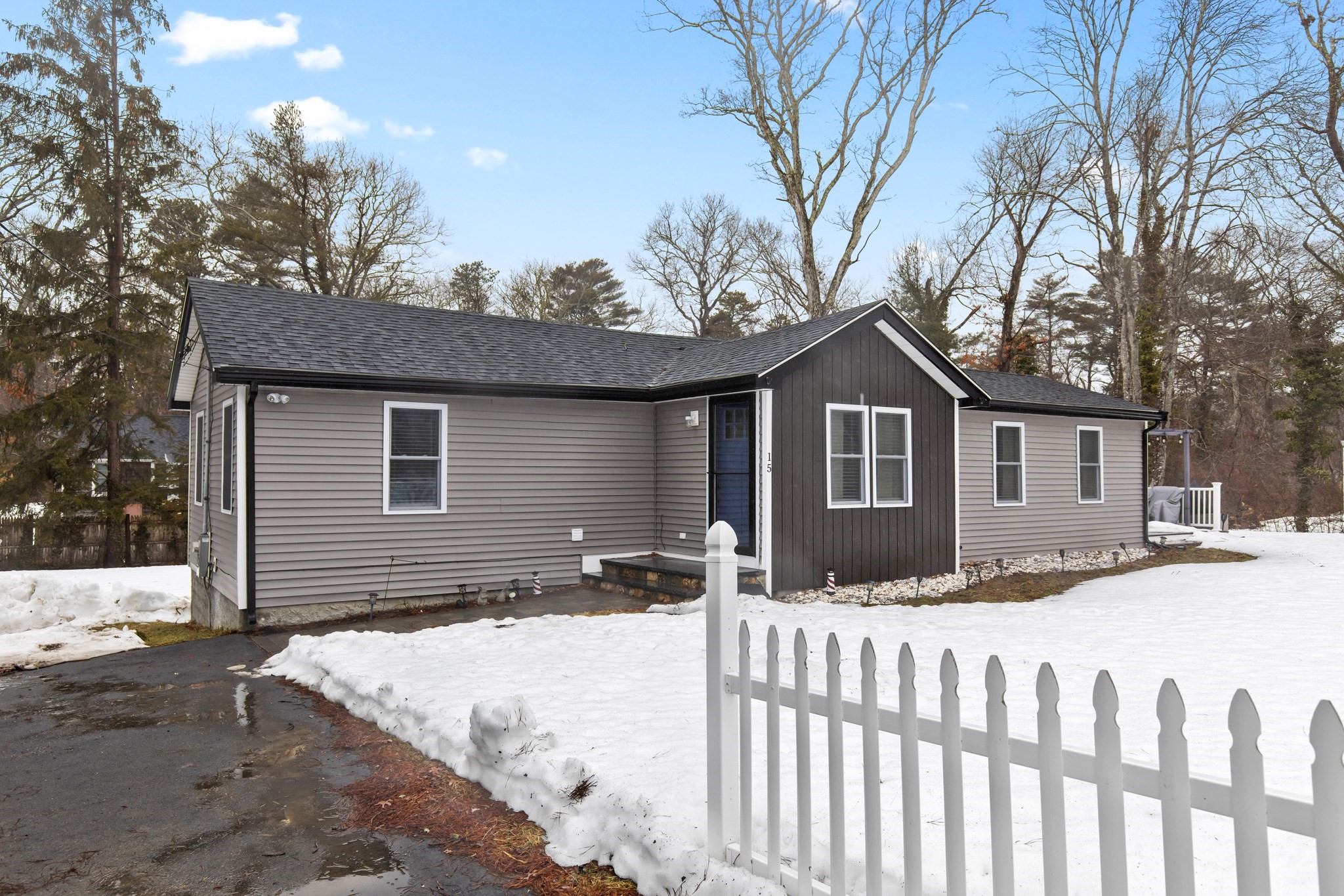 15 Florida Ave, Plymouth, MA 02360