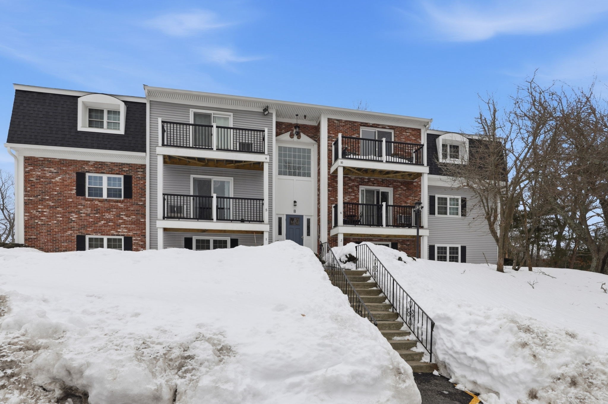 8 Chapel Hill Drive Unit 2, Plymouth, MA 02360