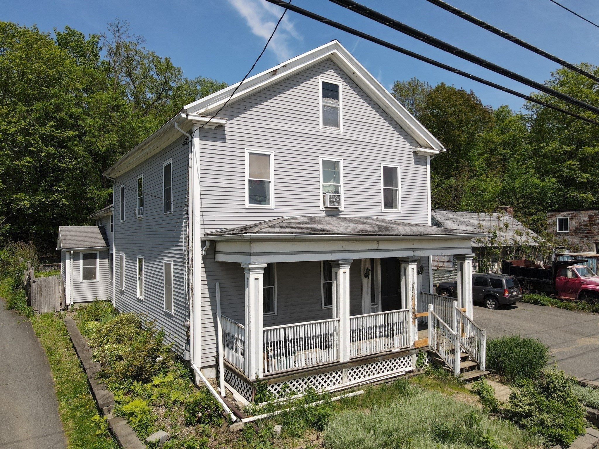 427 Deerfield St, Greenfield, MA 01301