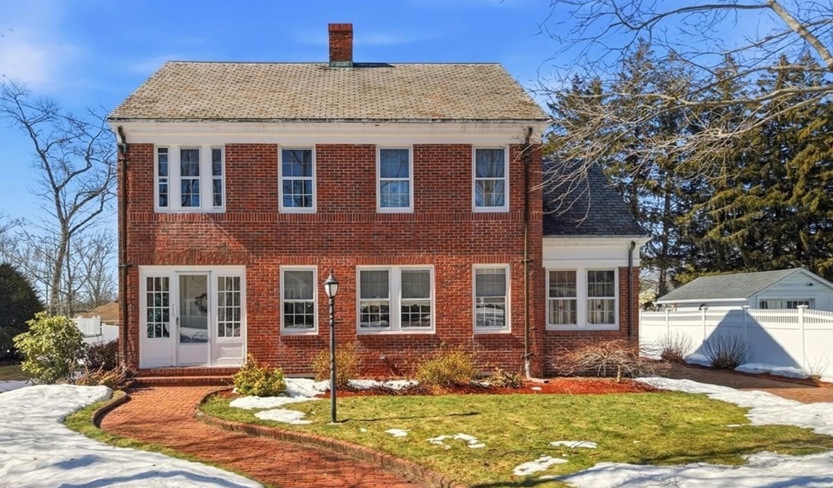 115 Davenport St, Taunton, MA 02780