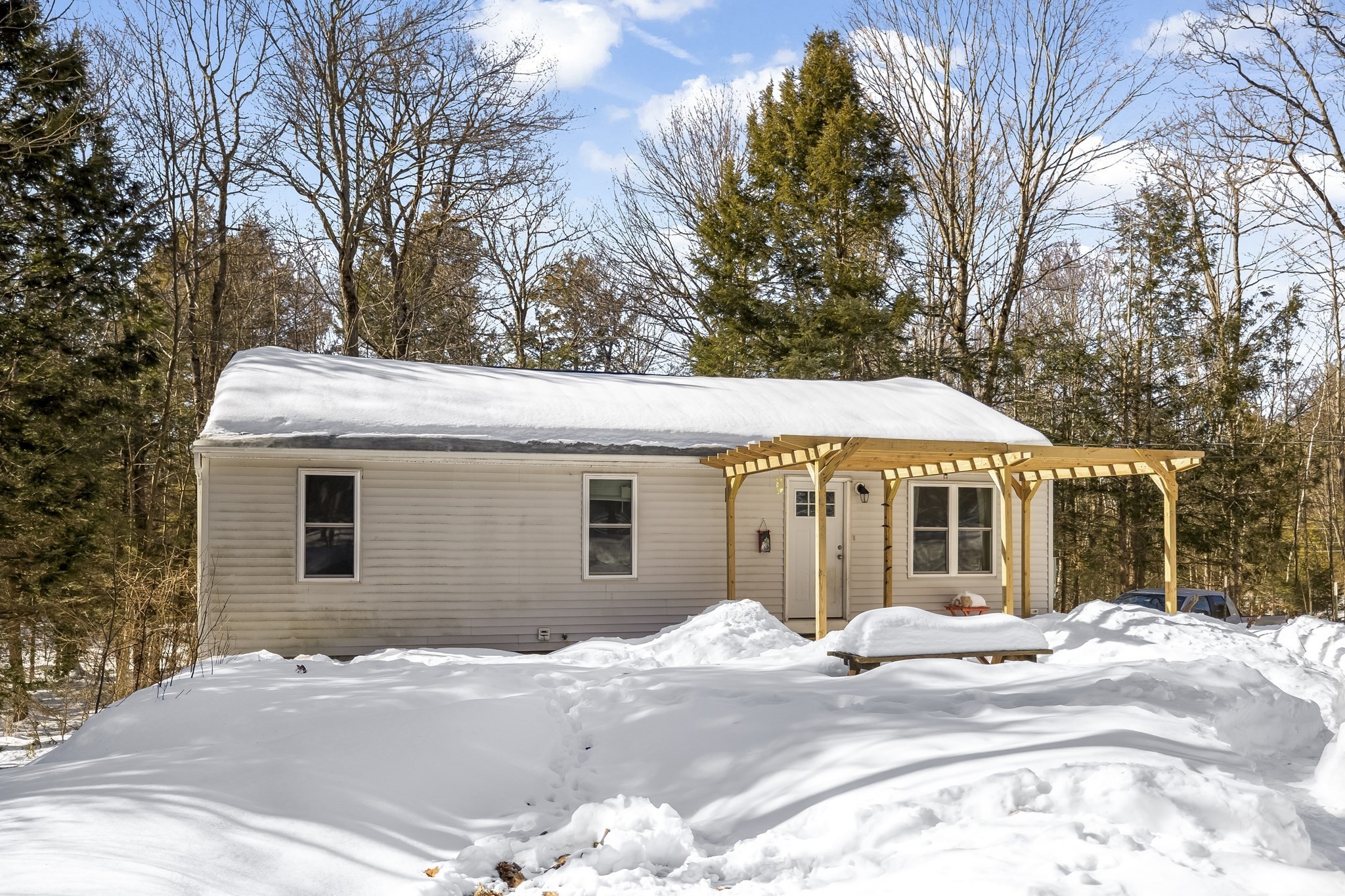 17 Gray Rd, Templeton, MA 01468