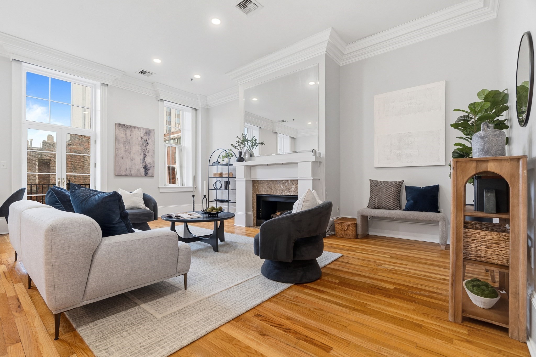 41 Phillips St Unit 8, Beacon Hill, Boston, MA 02114 - Image 2