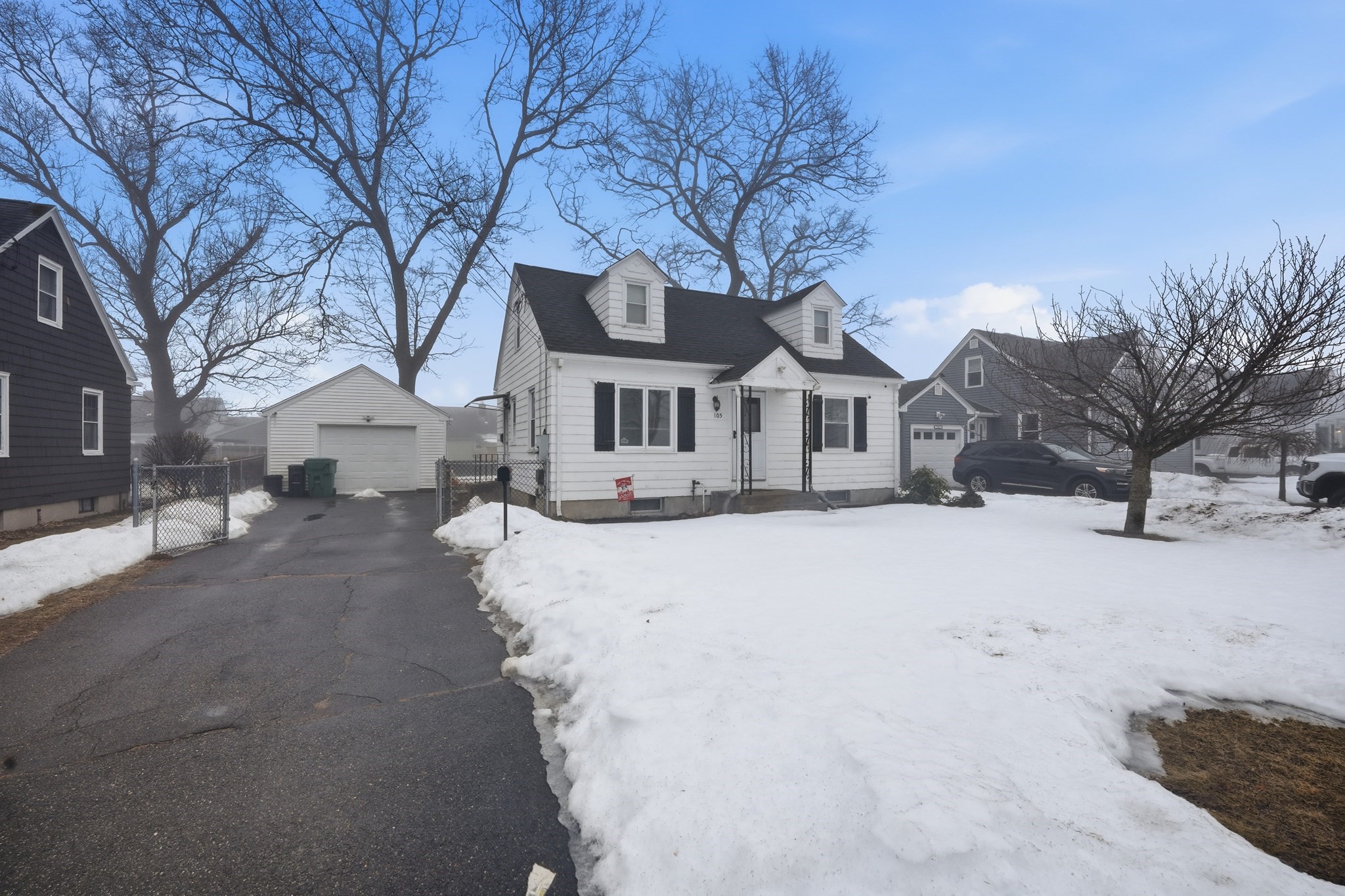 105 Lachine St, Chicopee, MA 01020