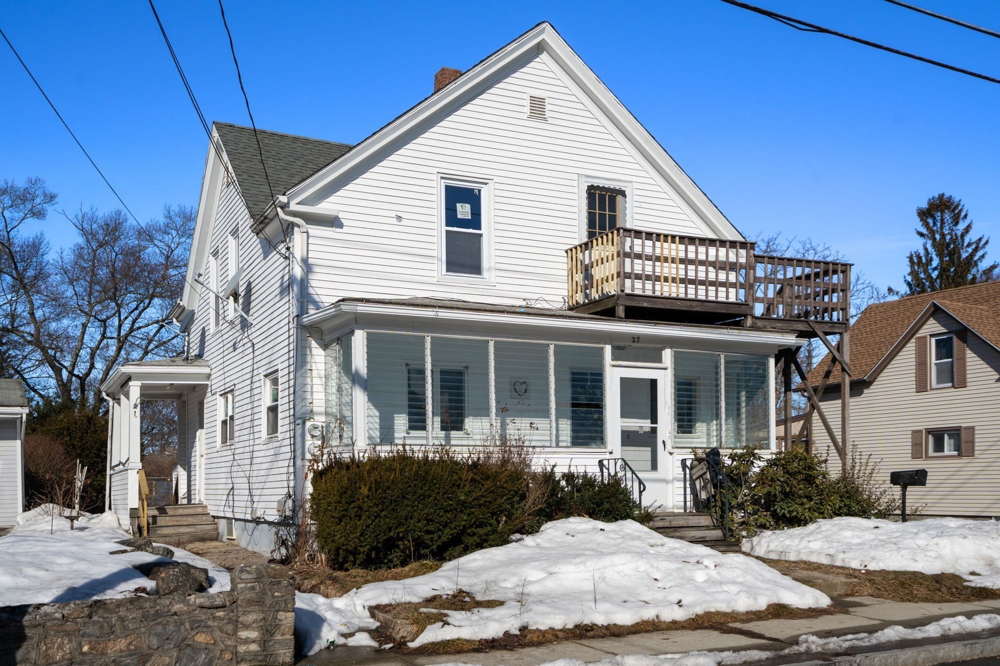 27 Dresser St, Webster, MA 01570
