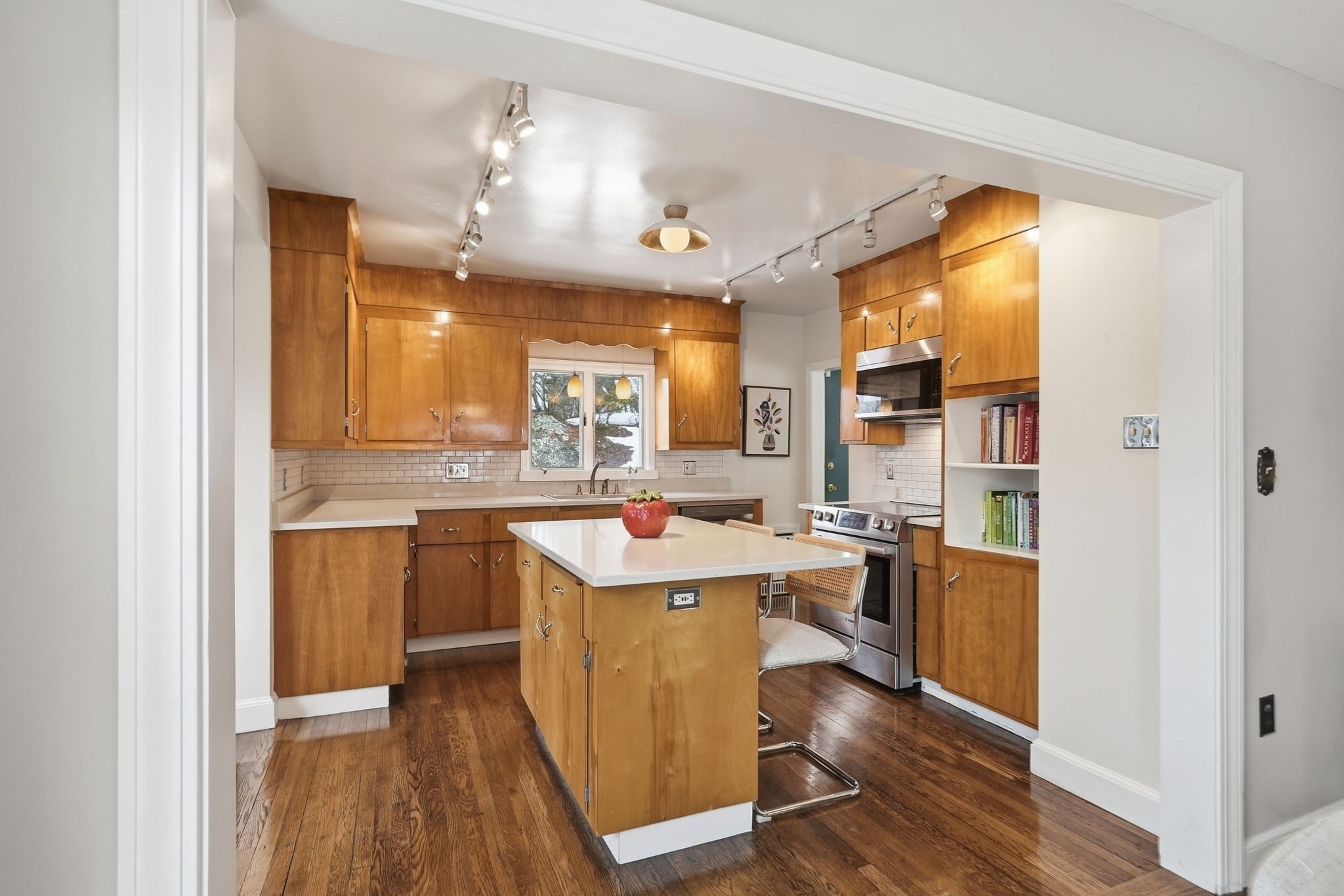 17 Vogel St, West Roxbury, Boston, MA 02132 - Image 8