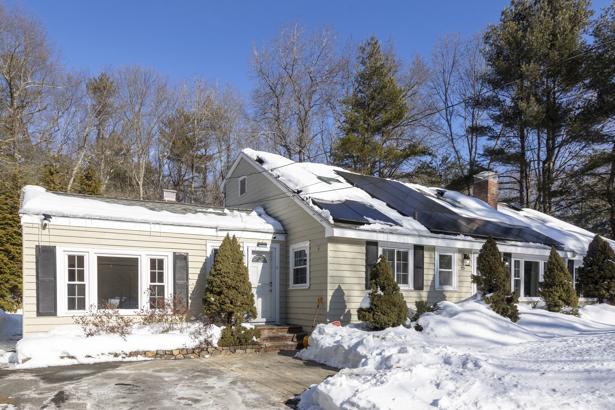 94 Boxford St, North Andover, MA 01845