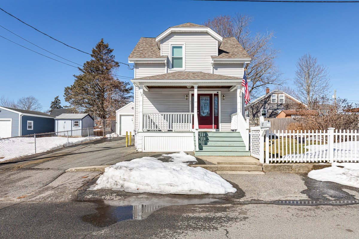 87 Shore Ave, Swansea, MA 02777