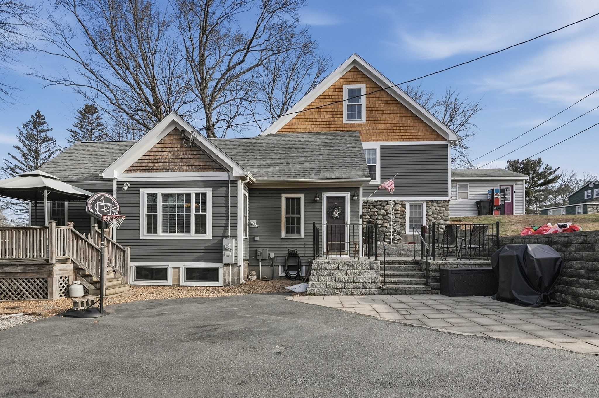 25 Upton Street, Millbury, MA 01527