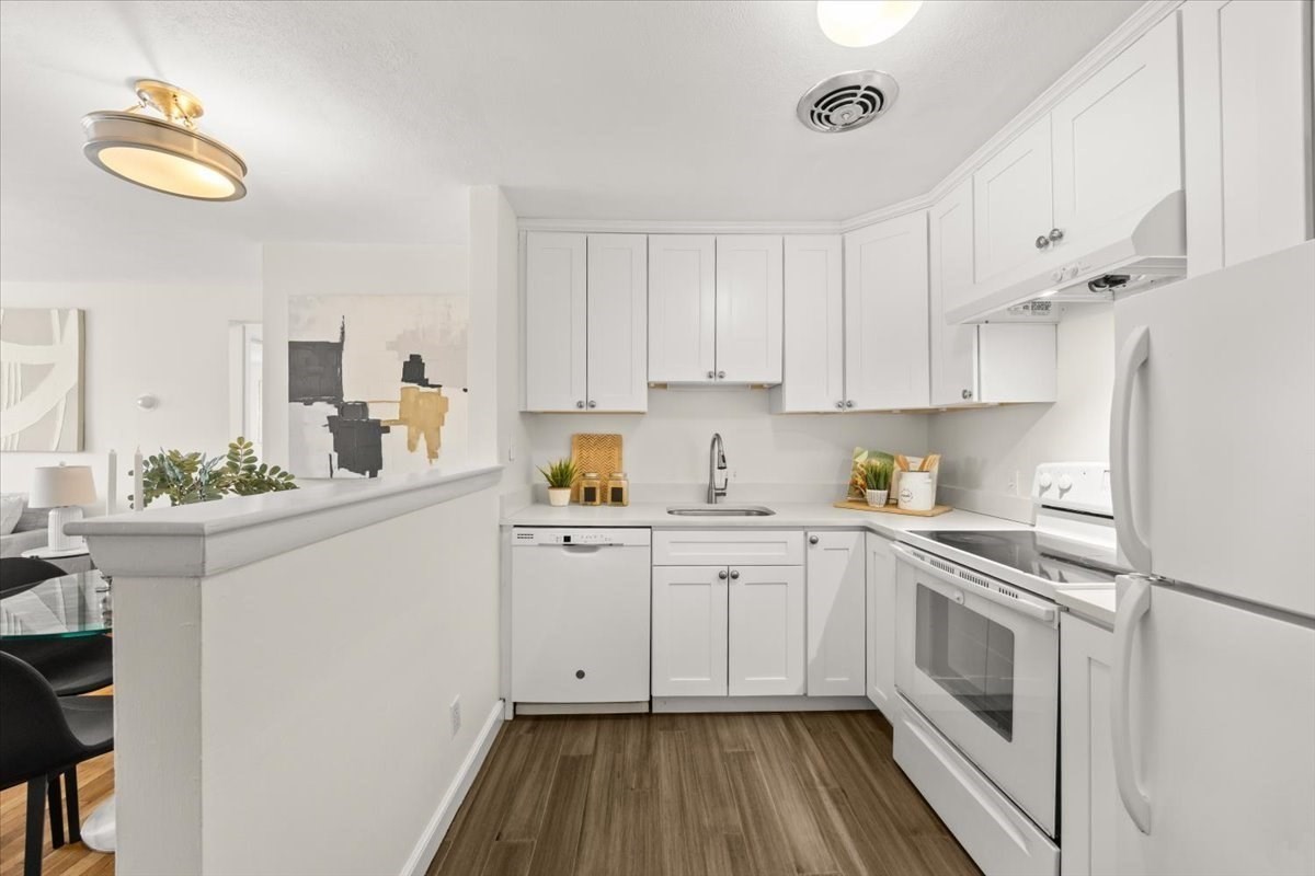 51 Warren St Unit 1-3, Waltham, MA 02453