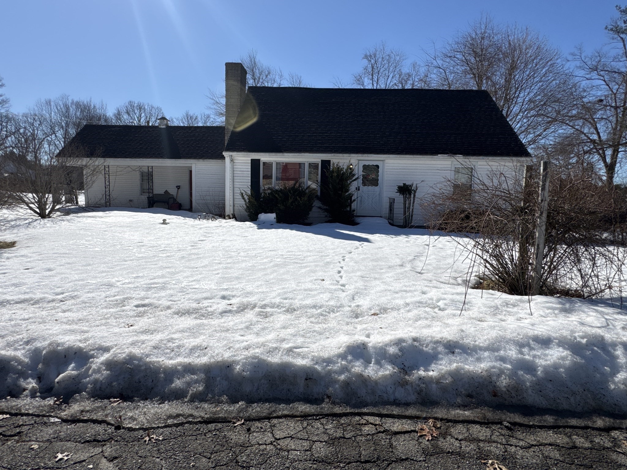 39 Fairlawn Ave, Oxford, MA 01540
