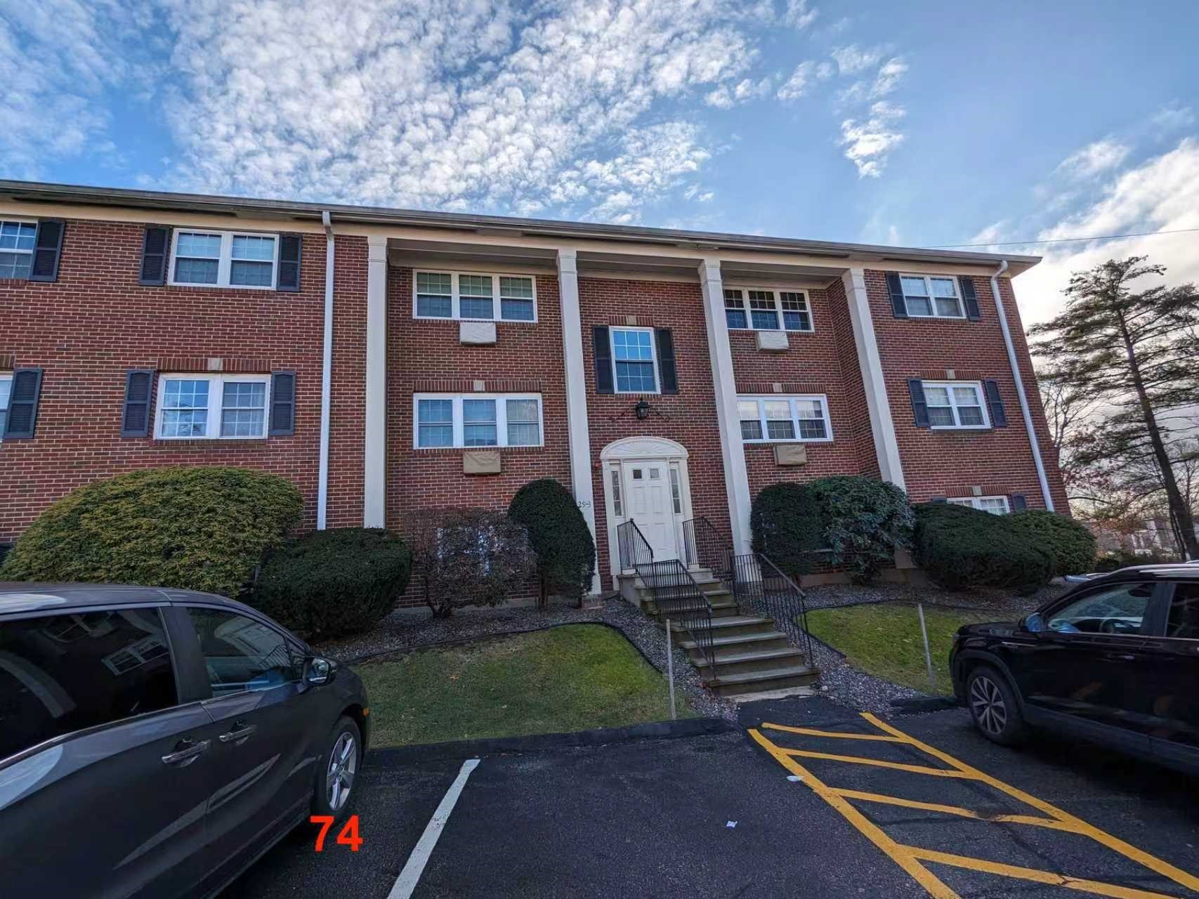 29 Arlington Rd Unit 32, Woburn, MA 01801