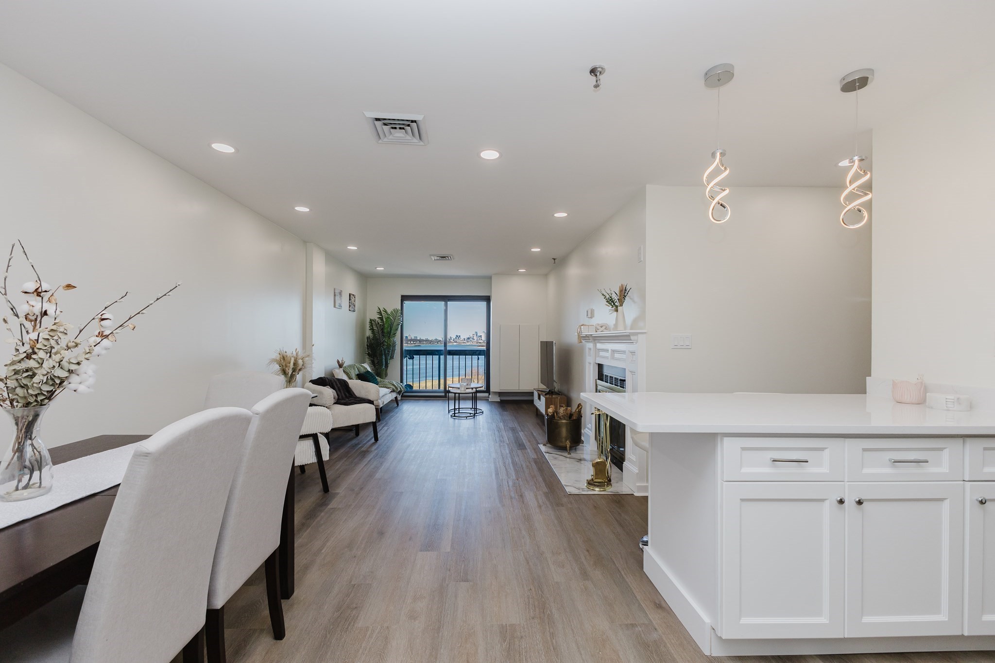 90 Quincy Shore Dr Unit 803, Quincy, MA 02171