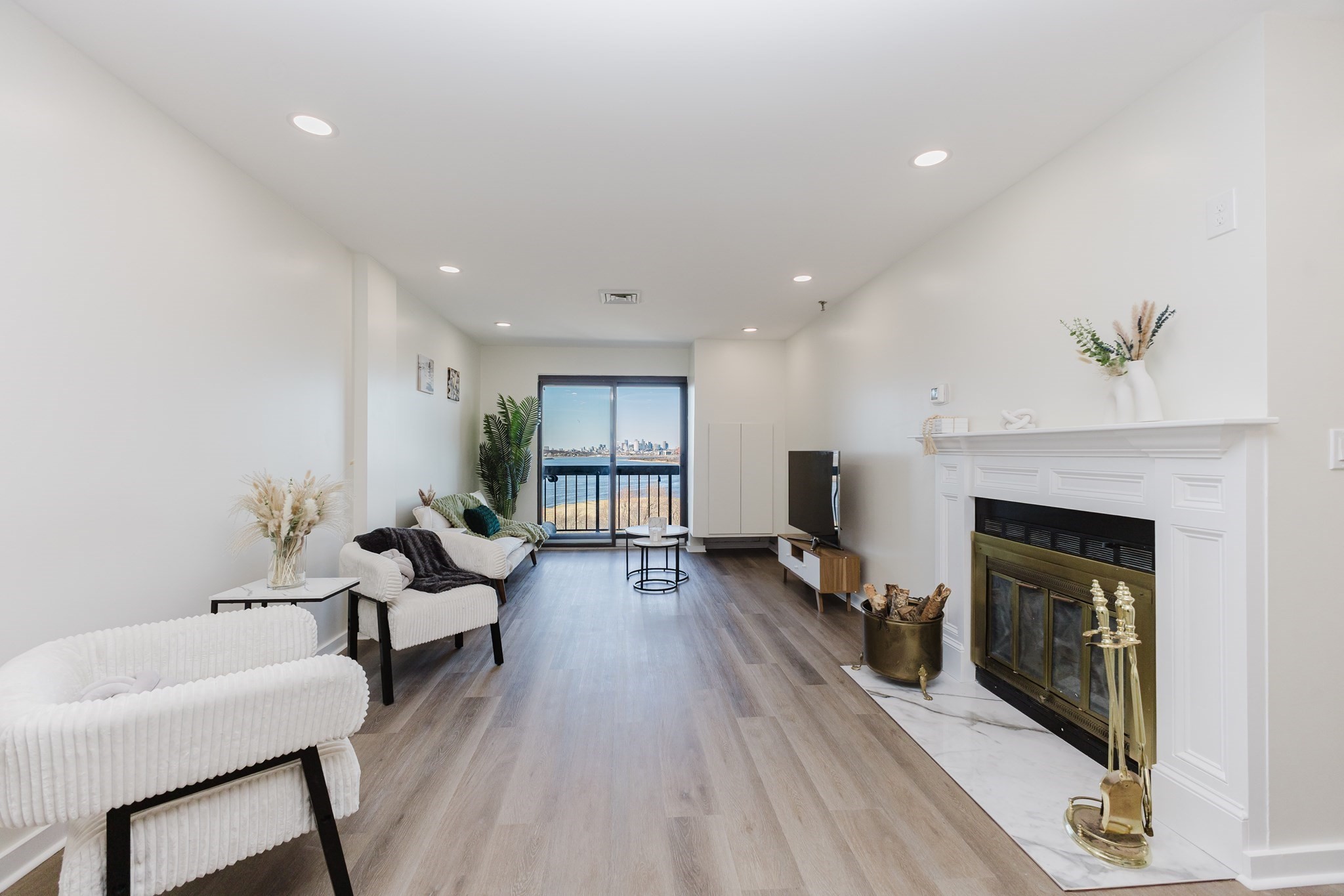 90 Quincy Shore Dr Unit 803, Quincy, MA 02171 - Image 9